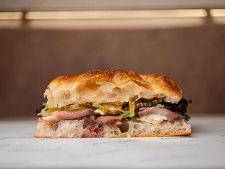 Фокача з яловичиною