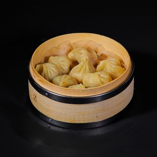 Ravioli fatti a mano di carne al vapore (8 pezzi)