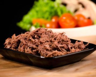 Croquetas caseras de carne mechada y salsa barbacoa