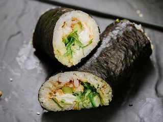 Рол З вугрем та чукою (330g)