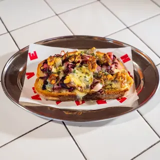 Bruschetta radicchio in agrodolce, gorgonzola, miele e noci