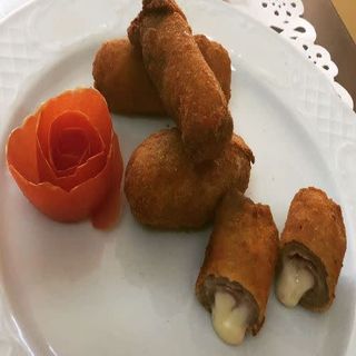 Menú De Rollito De Ternera Con Papas Fritas