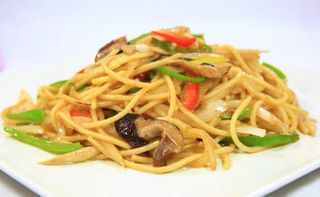 Tallarines fritos (sin carne)