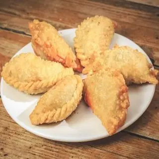 media docena de empanada