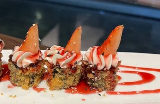 B33.Hosomaki De Fresa (6 Pzs.)