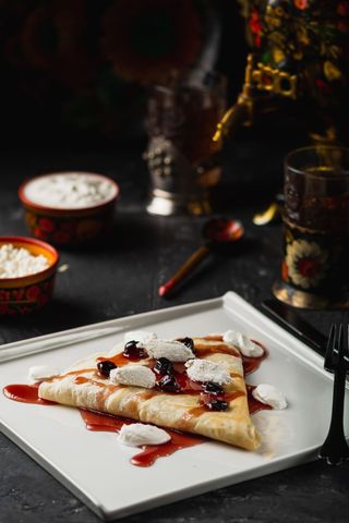 ბლინი ხაჭოთი, არაჟნით და მურაბით