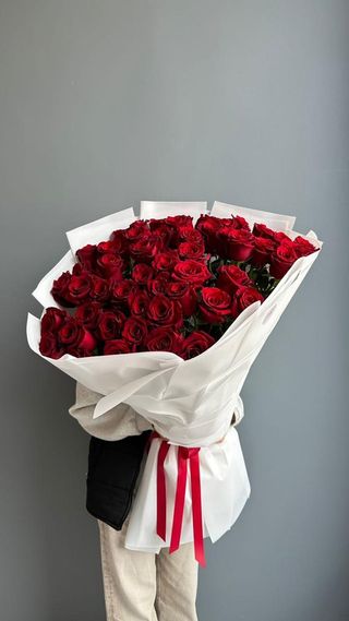 Метровые голландские розы 51 шт