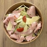 САЛАТА С МОРТАДЕЛА (350г)