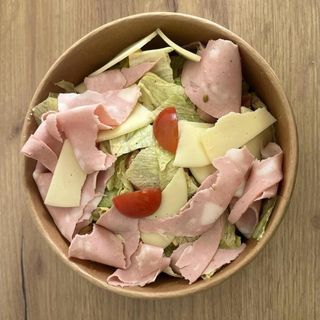 САЛАТА С МОРТАДЕЛА (350г)