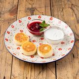 Сырники из Рикотты со сметаной и вареньем (245 г)