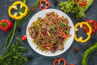 Стеклянная фунчоза с говядиной