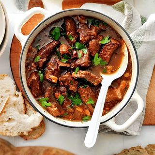 Томлёное мясо с орзо