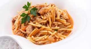 Cazuela de fideos con costilla