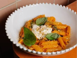 Паста зі страчателлою та томатним соусом (300g)