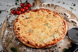 Pizza Quattro Formaggi Ø30cm