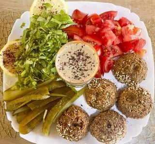 Falafel farfurie