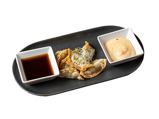 GYOZA Z WIEPRZOWINĄ 6 szt.