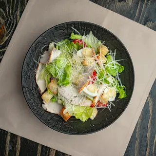 Салат Цезарь с курицей