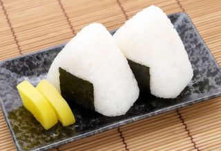 66 Onigiri alghe