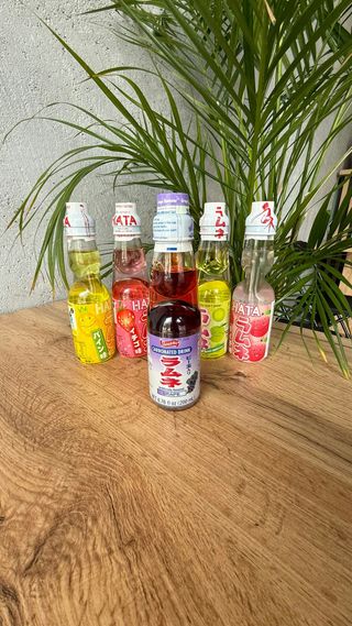 Lemoniada japońska Rumune o smaku winogronowym 200 ml