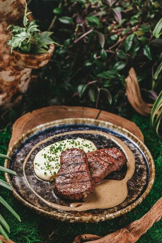 Медальоны из говядины