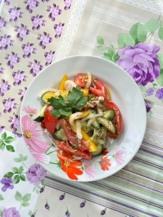 Пикантный овощной салат