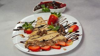 Palačinka sa eurokremom i jagodom