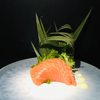 S1 Sashimi salmone