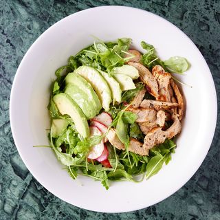 Red bean salad with avocado and grilled turkey breast