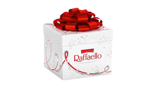 Rafaello Pralinki pudełko z kokardką 300 g