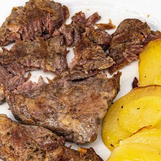 Media Ración De Abanico De Cerdo Ibérico Con Patatas