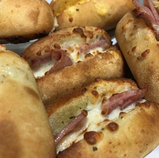 Panes De Ajo Con Mozzarella