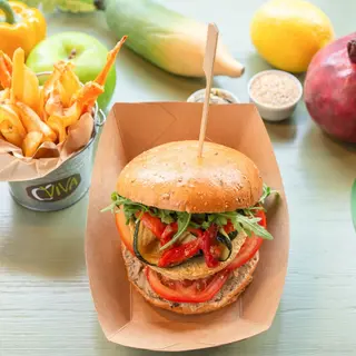 Burger “Come vuoi tu!” con patate al forno e salsa mayo senza uova