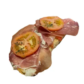 Tosta de Jamón Serrano y Tomate Natural loncheado