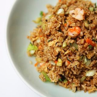 Arroz mil delicias con gambas, verduras y soja 