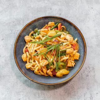 Mango Chilli udon z łososiem