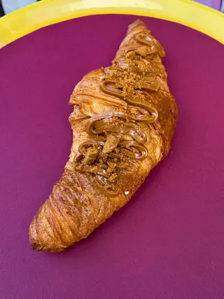 Croissant lotus