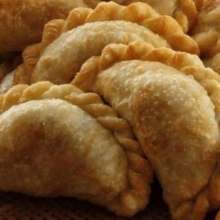 Promo 6 empanadas más 3 cervezas