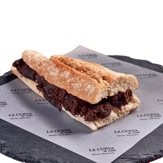 Bocadillo de Morcilla con cebolla frita