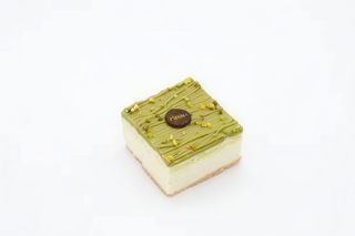 Monoporzione di torta setteveli pistacchio