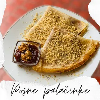 Posne slatke palačinke sa mljevenim keksom i čokoladom