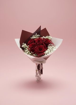 Букет с пет рози