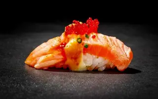 243. Nighiri salmone speciale 2 pezzi