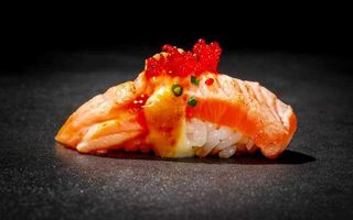 243. Nighiri salmone speciale 2 pezzi