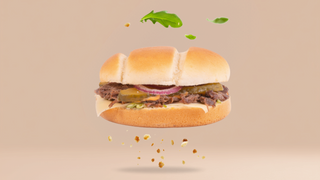 Burger z szarpaną wołowiną