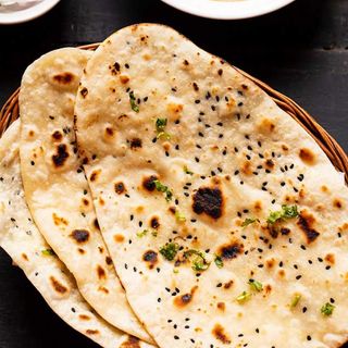 Onion cheese capsicum naan 