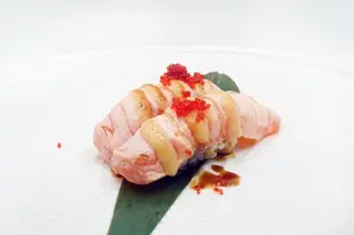 Nigiri sake flambé