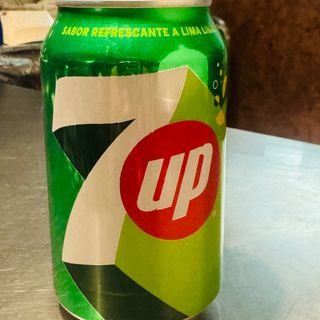 7up Com Gás Lata 0.33l