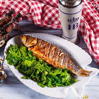 სიბასი გრილზე მწვანე სალათით