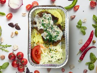 Медальоны из говяжьей вырезки с гарниром